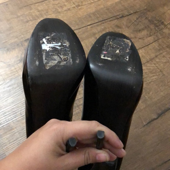 STUART WEITZMAN • Peep-toe Pump • Size 9.5 - Picture 4 of 5